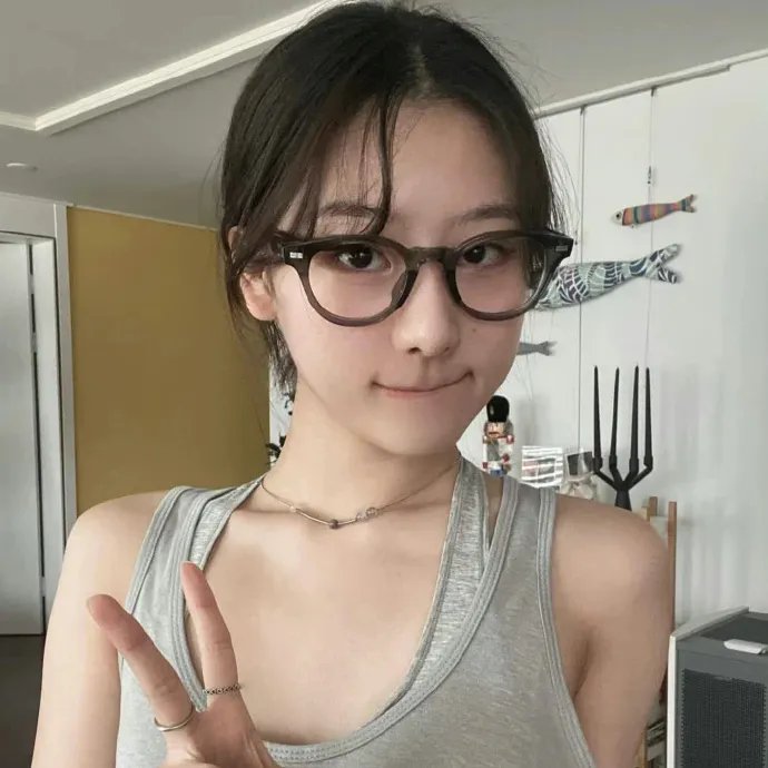 衣柜里的猫